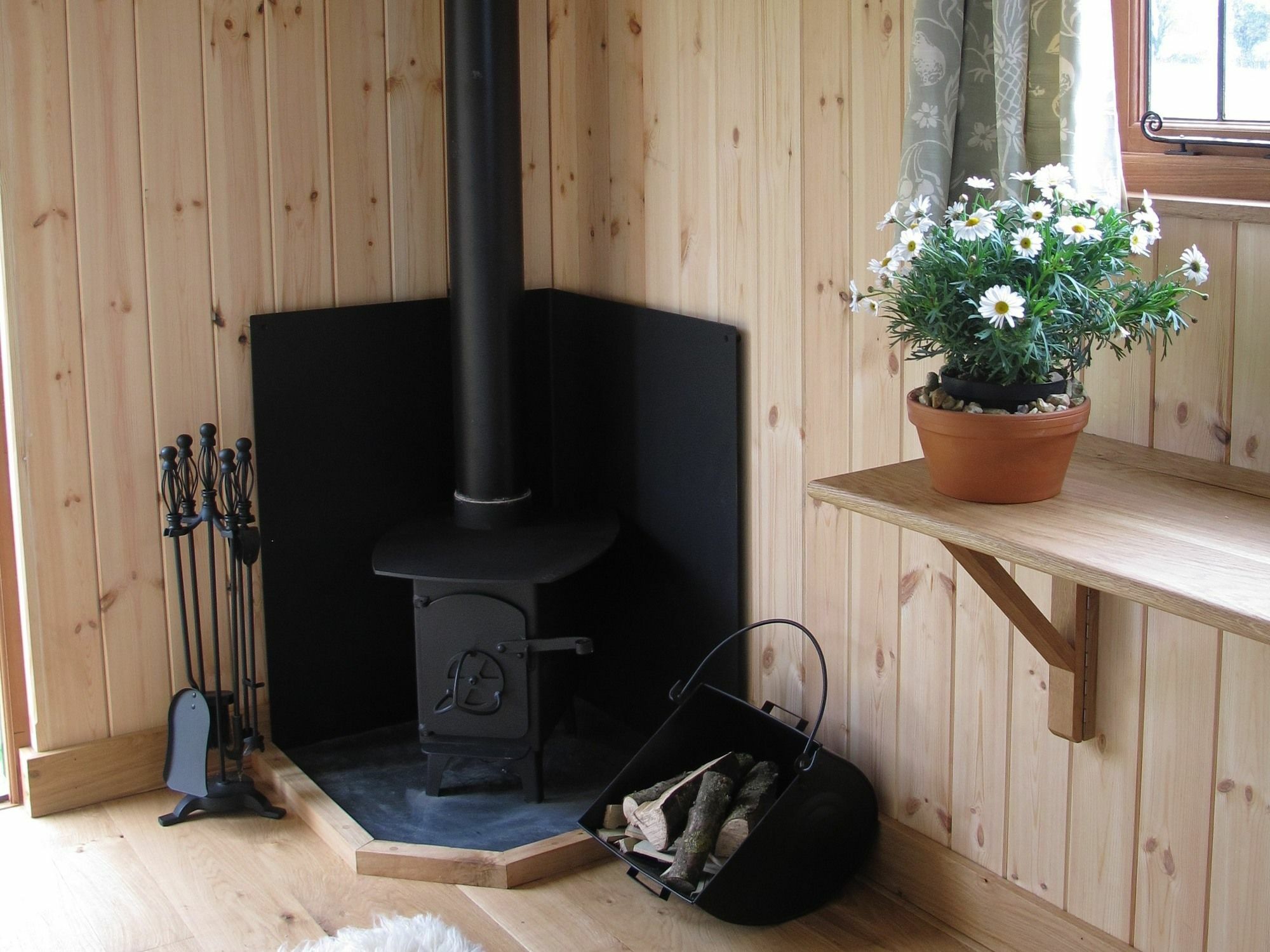 Marshwood Farm B&B And Shepherds Hut Dinton  Eksteriør billede